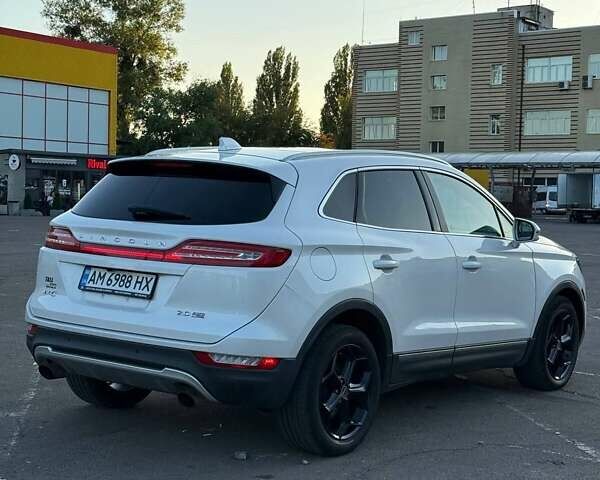Белый Линкольн МКС, объемом двигателя 2 л и пробегом 188 тыс. км за 14700 $, фото 17 на Automoto.ua