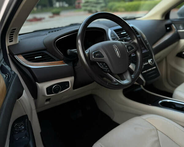 Білий Лінкольн МКС, об'ємом двигуна 2.26 л та пробігом 126 тис. км за 15200 $, фото 12 на Automoto.ua