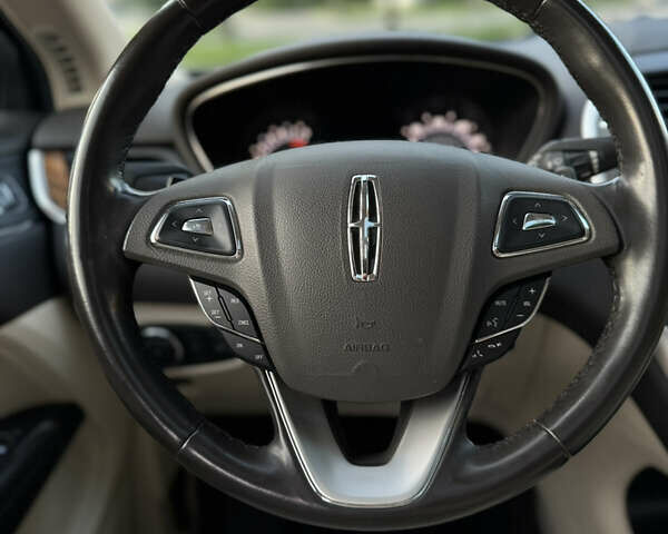 Білий Лінкольн МКС, об'ємом двигуна 2.26 л та пробігом 126 тис. км за 15200 $, фото 14 на Automoto.ua