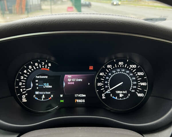 Белый Линкольн МКС, объемом двигателя 2 л и пробегом 171 тыс. км за 12500 $, фото 15 на Automoto.ua