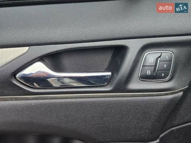 Білий Лінкольн МКС, об'ємом двигуна 2 л та пробігом 170 тис. км за 12500 $, фото 17 на Automoto.ua