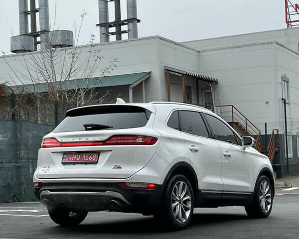 Белый Линкольн МКС, объемом двигателя 2 л и пробегом 171 тыс. км за 12500 $, фото 3 на Automoto.ua