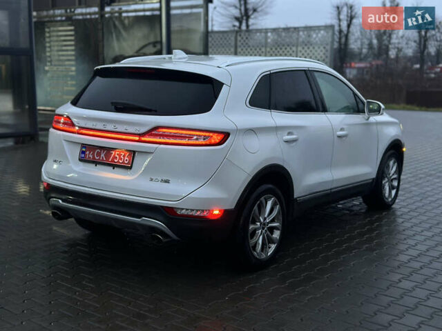 Белый Линкольн МКС, объемом двигателя 2 л и пробегом 190 тыс. км за 8200 $, фото 5 на Automoto.ua