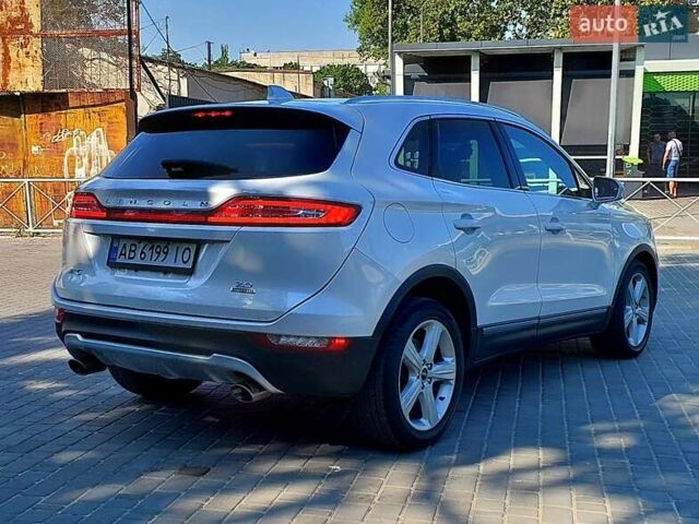 Белый Линкольн МКС, объемом двигателя 2 л и пробегом 128 тыс. км за 12750 $, фото 3 на Automoto.ua
