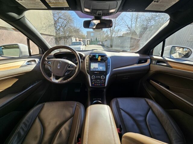 Белый Линкольн МКС, объемом двигателя 2.3 л и пробегом 150 тыс. км за 14500 $, фото 7 на Automoto.ua