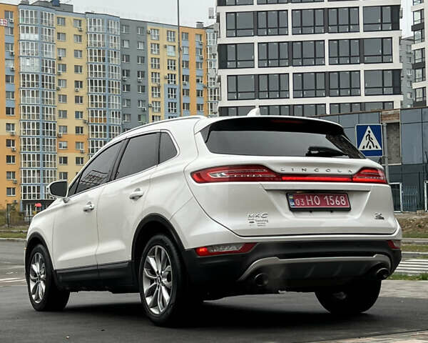 Белый Линкольн МКС, объемом двигателя 2 л и пробегом 171 тыс. км за 12500 $, фото 4 на Automoto.ua