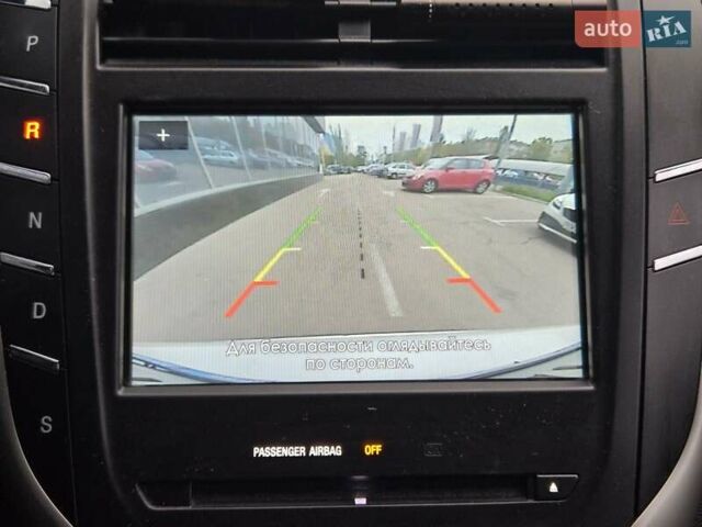 Білий Лінкольн МКС, об'ємом двигуна 2 л та пробігом 170 тис. км за 12500 $, фото 25 на Automoto.ua