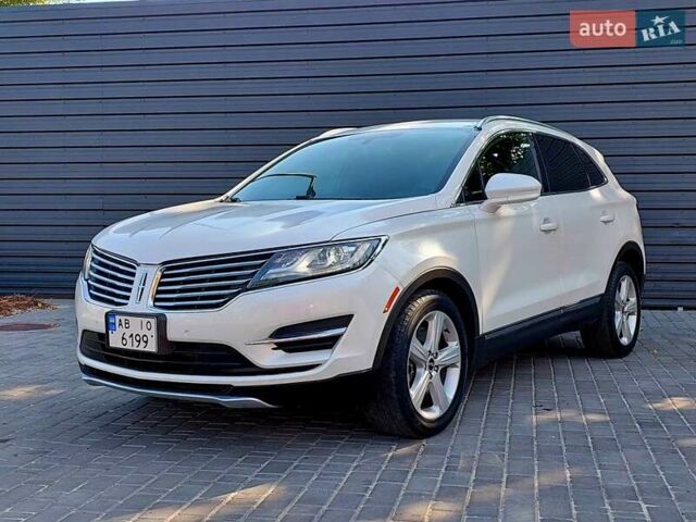 Белый Линкольн МКС, объемом двигателя 2 л и пробегом 128 тыс. км за 12750 $, фото 2 на Automoto.ua