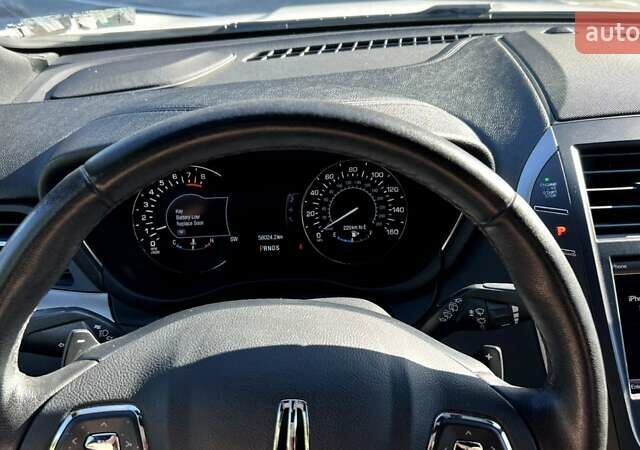 Білий Лінкольн МКС, об'ємом двигуна 2 л та пробігом 60 тис. км за 15200 $, фото 13 на Automoto.ua