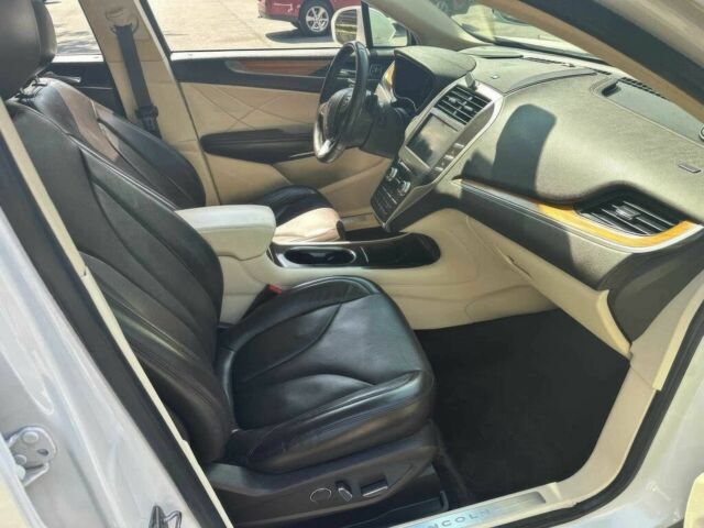 Білий Лінкольн МКС, об'ємом двигуна 2.3 л та пробігом 71 тис. км за 8000 $, фото 9 на Automoto.ua