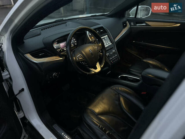 Белый Линкольн МКС, объемом двигателя 2 л и пробегом 190 тыс. км за 8200 $, фото 8 на Automoto.ua