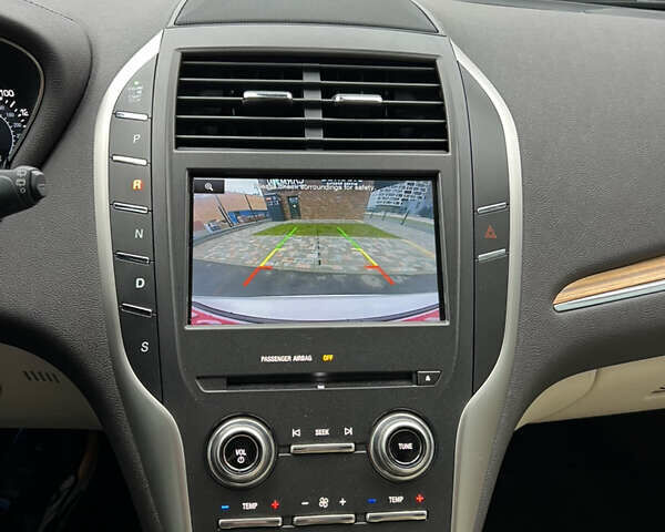 Белый Линкольн МКС, объемом двигателя 2 л и пробегом 171 тыс. км за 12500 $, фото 14 на Automoto.ua