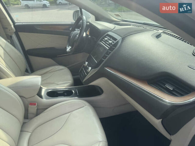 Білий Лінкольн МКС, об'ємом двигуна 2 л та пробігом 180 тис. км за 13100 $, фото 24 на Automoto.ua