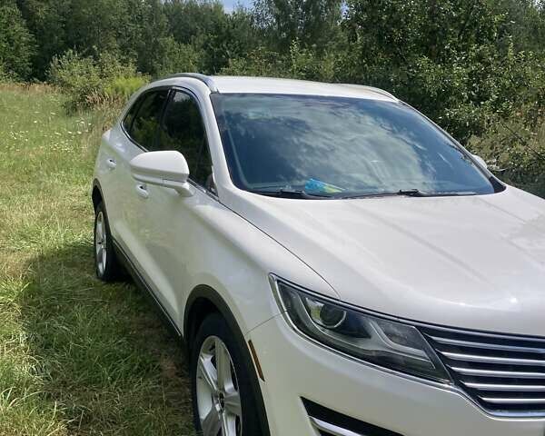 Белый Линкольн МКС, объемом двигателя 1.99 л и пробегом 191 тыс. км за 13200 $, фото 3 на Automoto.ua