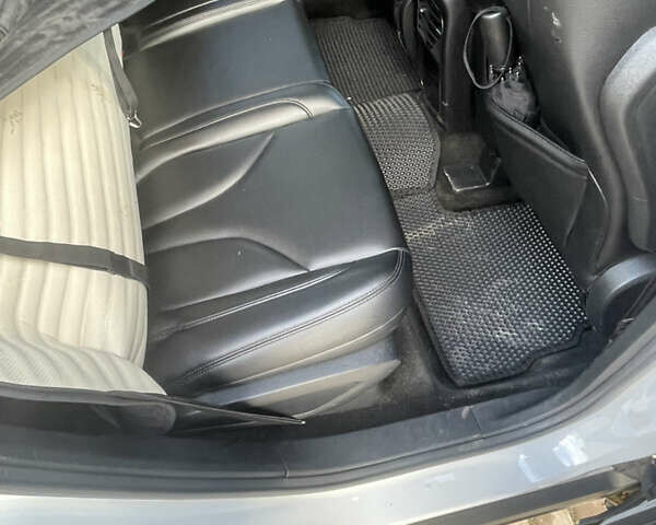 Белый Линкольн МКС, объемом двигателя 2 л и пробегом 145 тыс. км за 13299 $, фото 18 на Automoto.ua