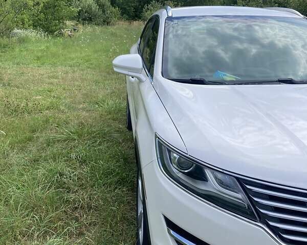 Белый Линкольн МКС, объемом двигателя 1.99 л и пробегом 191 тыс. км за 13200 $, фото 16 на Automoto.ua