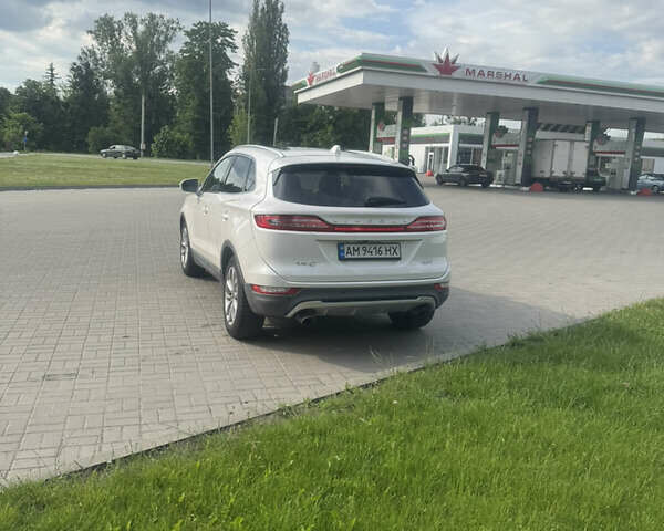 Білий Лінкольн МКС, об'ємом двигуна 2 л та пробігом 180 тис. км за 13100 $, фото 8 на Automoto.ua