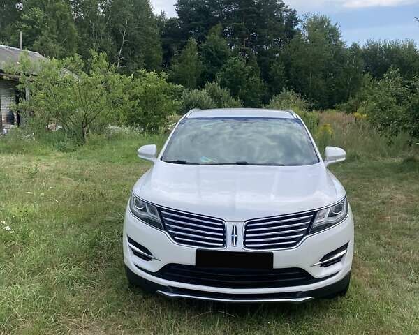 Белый Линкольн МКС, объемом двигателя 1.99 л и пробегом 191 тыс. км за 13200 $, фото 1 на Automoto.ua