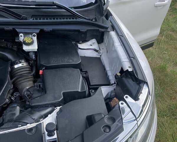 Белый Линкольн МКС, объемом двигателя 1.99 л и пробегом 191 тыс. км за 13200 $, фото 21 на Automoto.ua