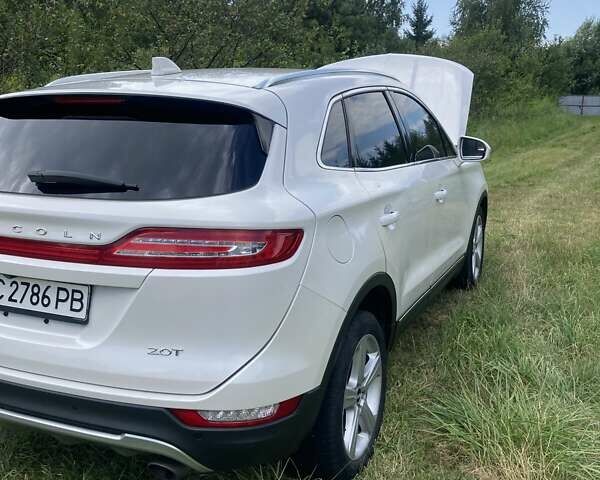 Белый Линкольн МКС, объемом двигателя 1.99 л и пробегом 191 тыс. км за 13200 $, фото 6 на Automoto.ua