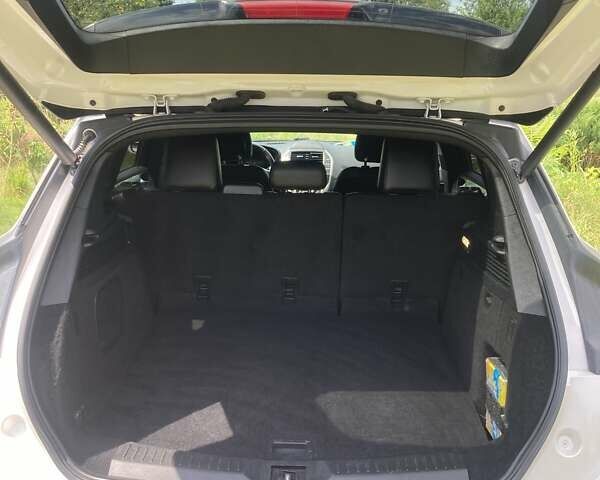 Белый Линкольн МКС, объемом двигателя 1.99 л и пробегом 191 тыс. км за 13200 $, фото 26 на Automoto.ua