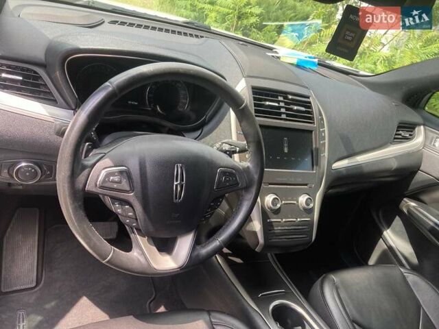 Белый Линкольн МКС, объемом двигателя 1.99 л и пробегом 191 тыс. км за 13200 $, фото 30 на Automoto.ua