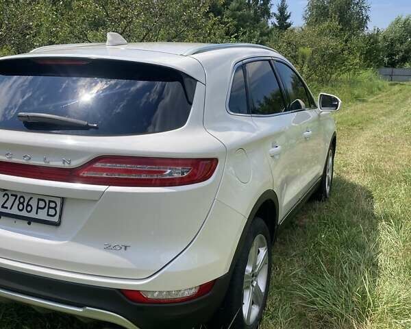 Белый Линкольн МКС, объемом двигателя 1.99 л и пробегом 191 тыс. км за 13200 $, фото 12 на Automoto.ua