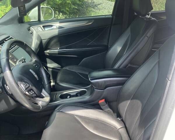 Белый Линкольн МКС, объемом двигателя 1.99 л и пробегом 191 тыс. км за 13200 $, фото 31 на Automoto.ua