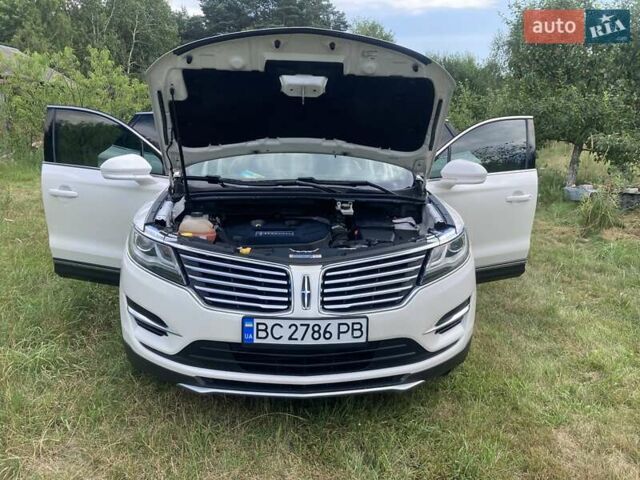 Белый Линкольн МКС, объемом двигателя 1.99 л и пробегом 191 тыс. км за 13200 $, фото 17 на Automoto.ua