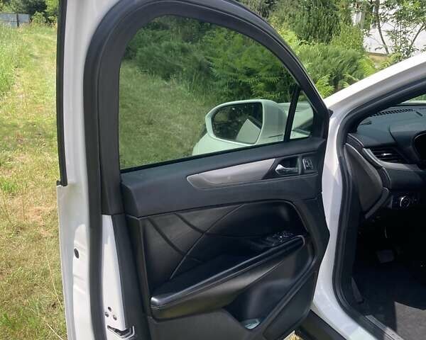 Белый Линкольн МКС, объемом двигателя 1.99 л и пробегом 191 тыс. км за 13200 $, фото 23 на Automoto.ua