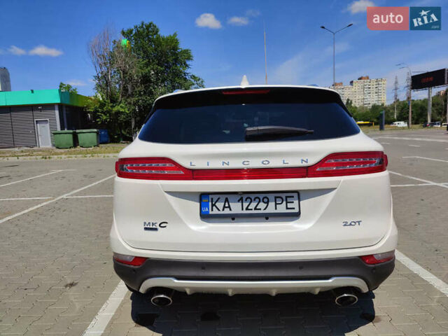 Белый Линкольн МКС, объемом двигателя 2 л и пробегом 49 тыс. км за 21000 $, фото 6 на Automoto.ua