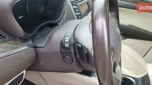 Білий Лінкольн МКС, об'ємом двигуна 2 л та пробігом 53 тис. км за 17000 $, фото 8 на Automoto.ua