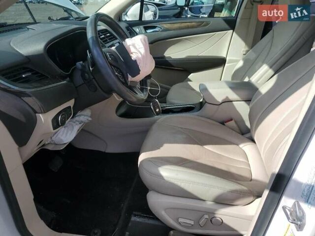 Білий Лінкольн МКС, об'ємом двигуна 0 л та пробігом 129 тис. км за 3000 $, фото 6 на Automoto.ua