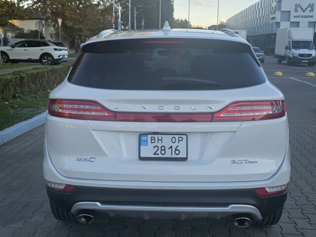Белый Линкольн МКС, объемом двигателя 2 л и пробегом 91 тыс. км за 15499 $, фото 3 на Automoto.ua