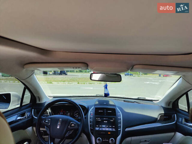 Белый Линкольн МКС, объемом двигателя 2 л и пробегом 49 тыс. км за 21000 $, фото 10 на Automoto.ua