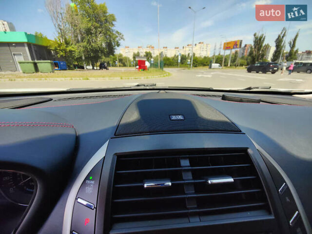 Белый Линкольн МКС, объемом двигателя 2 л и пробегом 49 тыс. км за 21000 $, фото 14 на Automoto.ua