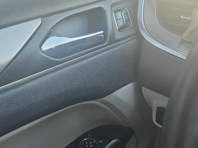 Белый Линкольн МКС, объемом двигателя 2 л и пробегом 91 тыс. км за 15499 $, фото 13 на Automoto.ua