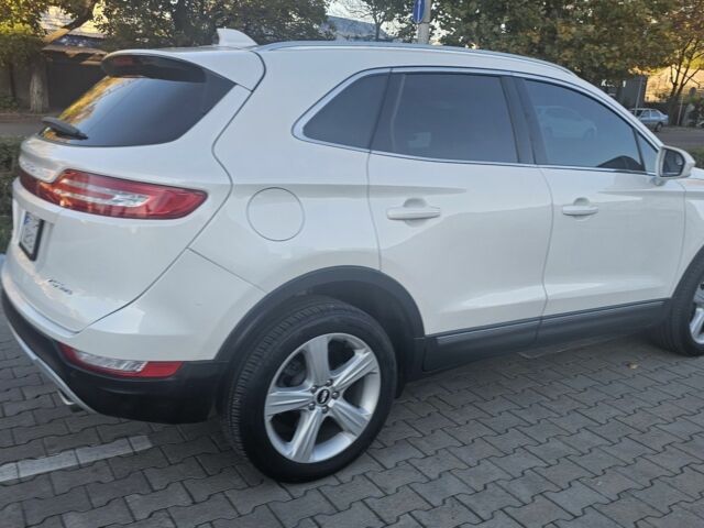 Белый Линкольн МКС, объемом двигателя 2 л и пробегом 91 тыс. км за 15499 $, фото 2 на Automoto.ua