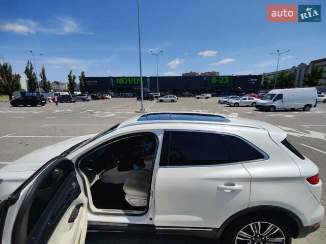 Белый Линкольн МКС, объемом двигателя 2 л и пробегом 49 тыс. км за 21000 $, фото 18 на Automoto.ua