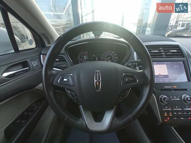 Белый Линкольн МКС, объемом двигателя 2 л и пробегом 61 тыс. км за 20700 $, фото 29 на Automoto.ua