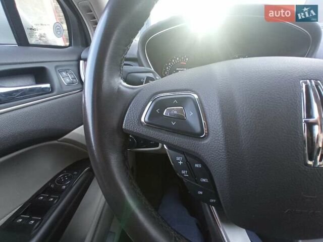 Белый Линкольн МКС, объемом двигателя 2 л и пробегом 61 тыс. км за 20700 $, фото 31 на Automoto.ua