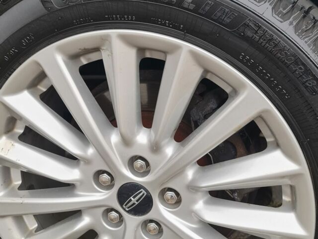 Белый Линкольн МКС, объемом двигателя 2 л и пробегом 90 тыс. км за 16900 $, фото 21 на Automoto.ua