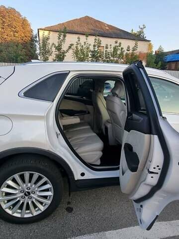 Белый Линкольн МКС, объемом двигателя 2 л и пробегом 89 тыс. км за 18000 $, фото 18 на Automoto.ua