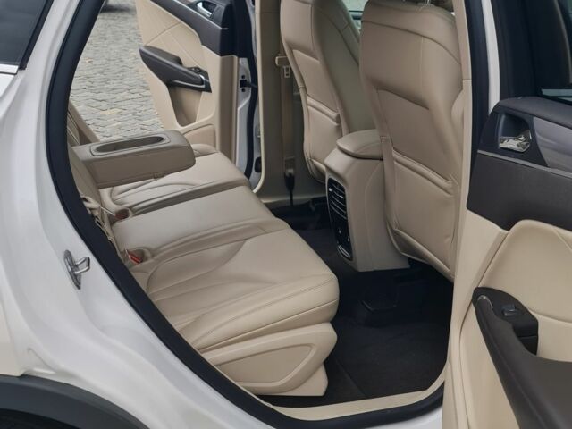 Белый Линкольн МКС, объемом двигателя 2 л и пробегом 90 тыс. км за 16900 $, фото 13 на Automoto.ua