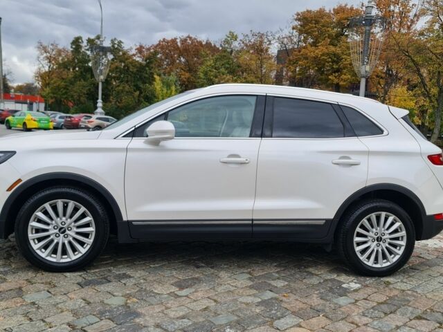 Белый Линкольн МКС, объемом двигателя 2 л и пробегом 90 тыс. км за 16900 $, фото 1 на Automoto.ua