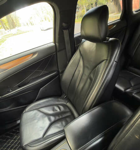 Білий Лінкольн МКС, об'ємом двигуна 2 л та пробігом 82 тис. км за 21700 $, фото 7 на Automoto.ua