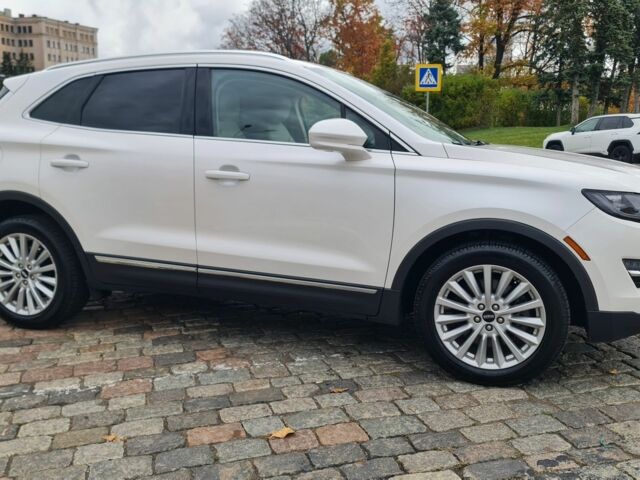 Белый Линкольн МКС, объемом двигателя 2 л и пробегом 90 тыс. км за 16900 $, фото 5 на Automoto.ua