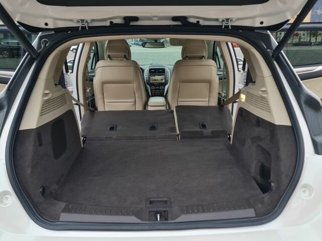 Белый Линкольн МКС, объемом двигателя 2 л и пробегом 90 тыс. км за 16900 $, фото 12 на Automoto.ua