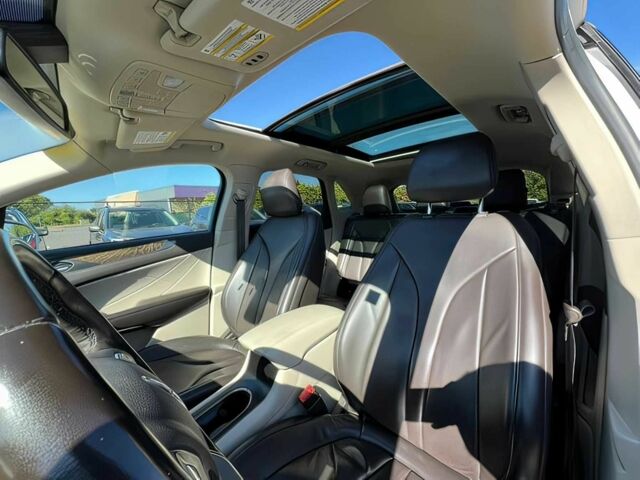 Белый Линкольн МКС, объемом двигателя 2 л и пробегом 41 тыс. км за 10900 $, фото 10 на Automoto.ua