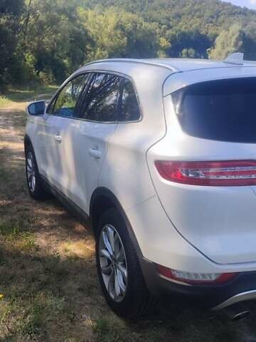 Белый Линкольн МКС, объемом двигателя 2 л и пробегом 132 тыс. км за 20500 $, фото 4 на Automoto.ua